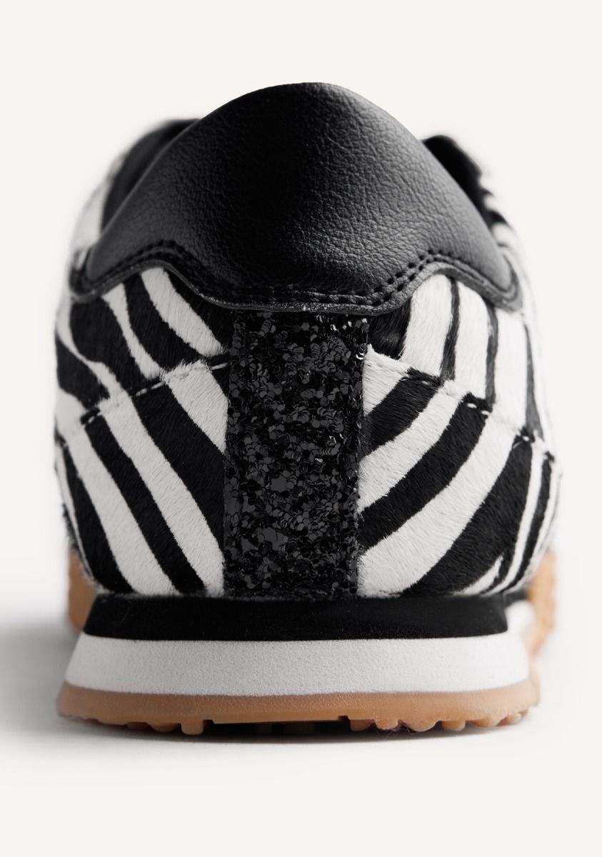 1723-zapatillas-piel-estampado-animal-halstad-cebra-1.jpg