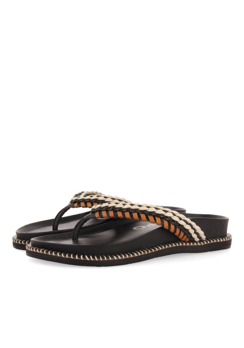 17283-sandalias-negras-con-detalles-tnicos-para-mujer-itaja-negro-1.jpg