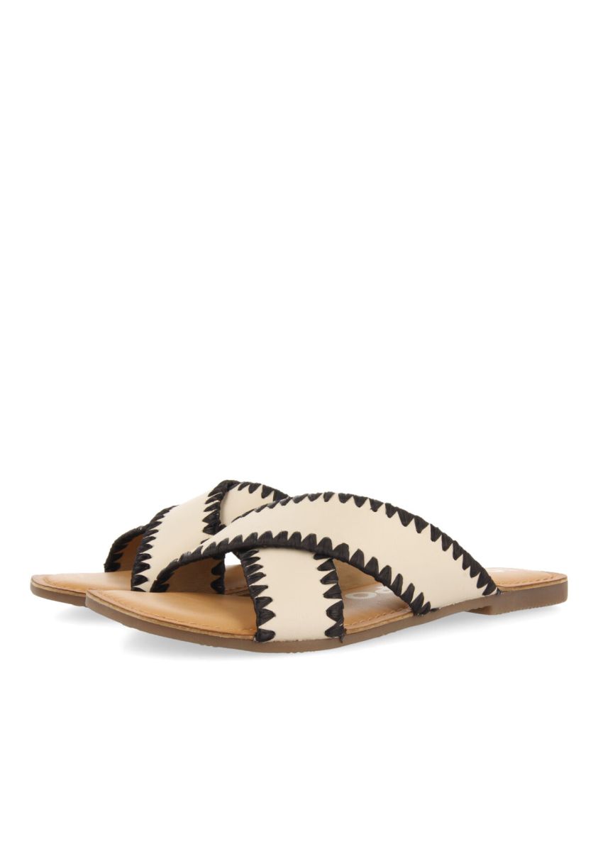 17477-sandalias-off-white-de-piel-con-pasados-de-rafia-para-mujer-assu-off-white-1.jpg