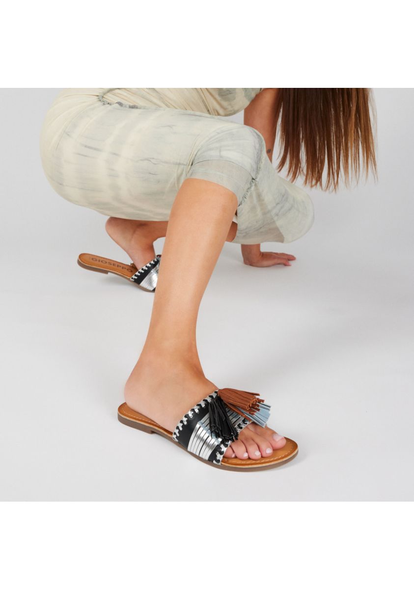 17528-sandalias-de-pala-negras-y-plateado-con-borlas-para-mujer-choisel-negro-1.jpg