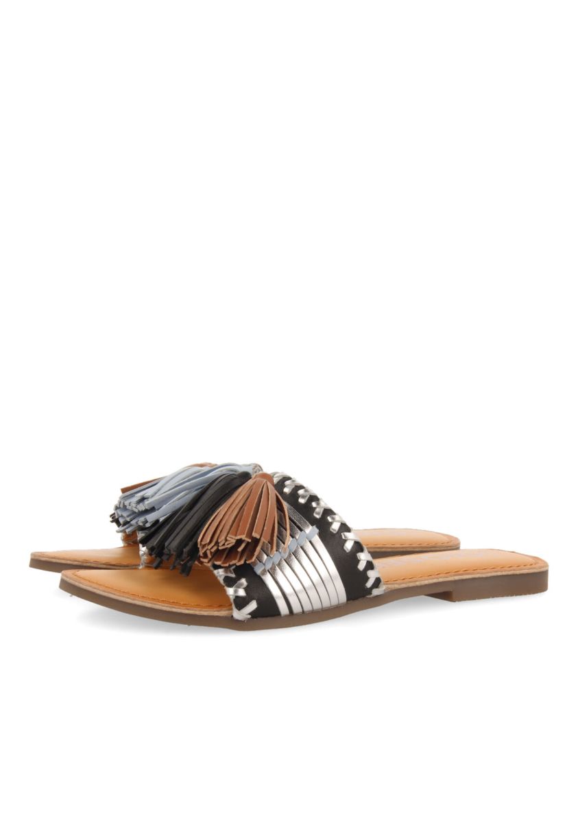 17528-sandalias-de-pala-negras-y-plateado-con-borlas-para-mujer-choisel-negro-1.jpg