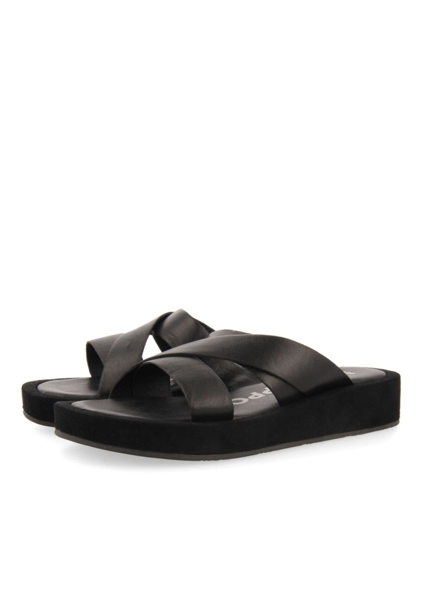 17572-sandalias-de-piso-grueso-de-tiras-color-negro-para-mujer-issou-negro-1.jpg