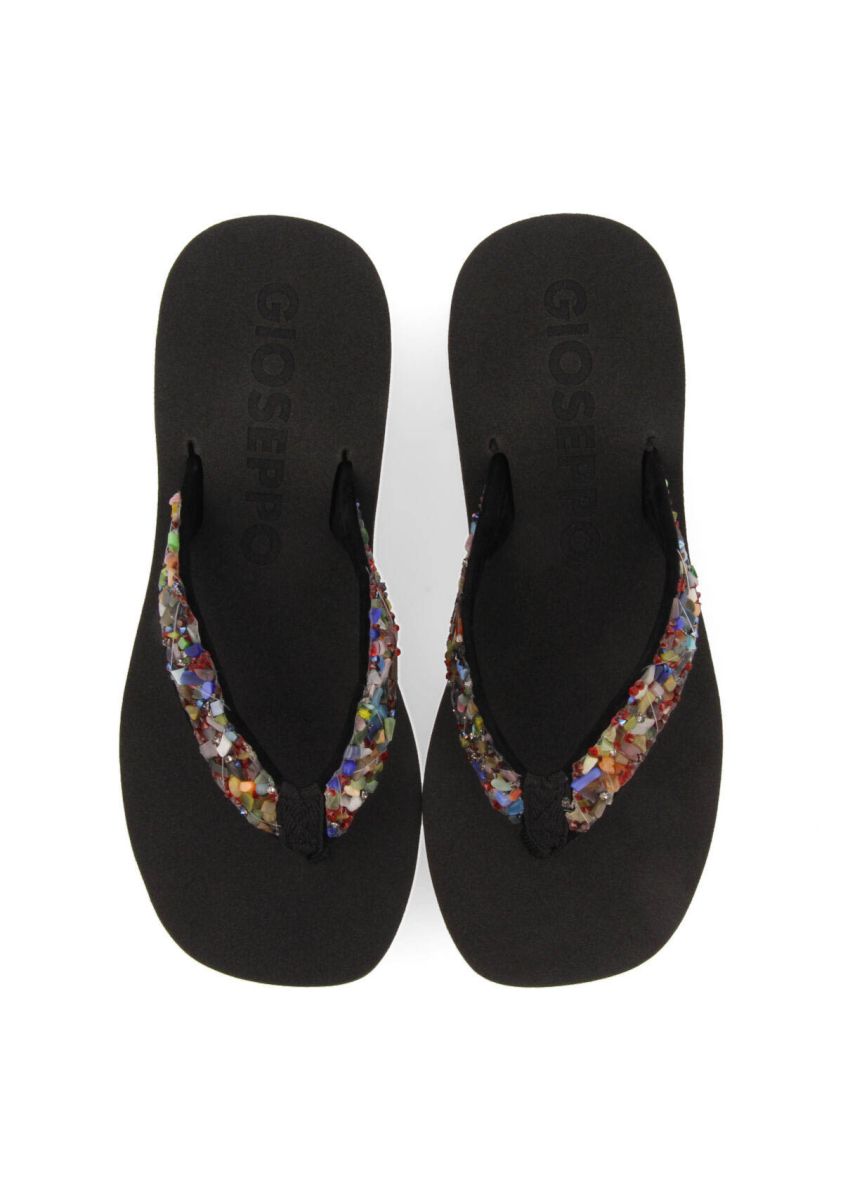 17594-chanclas-negras-de-cu-a-con-detalle-de-pedrer-a-multicolor-para-mujer-destord-multicolor-1.jpg