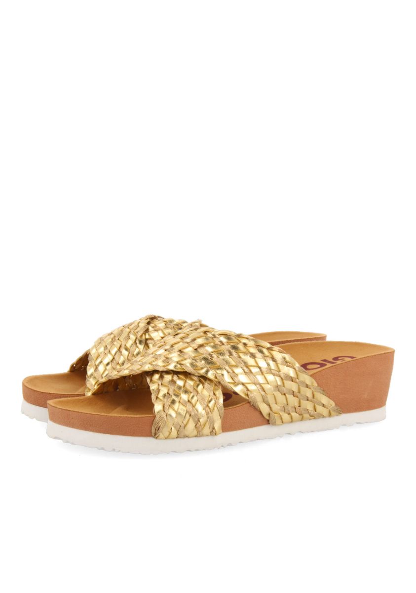 Chanclas con cuÃ±a estilo bio con tiras en trenzado dorado para mujer turiacu  - ORO