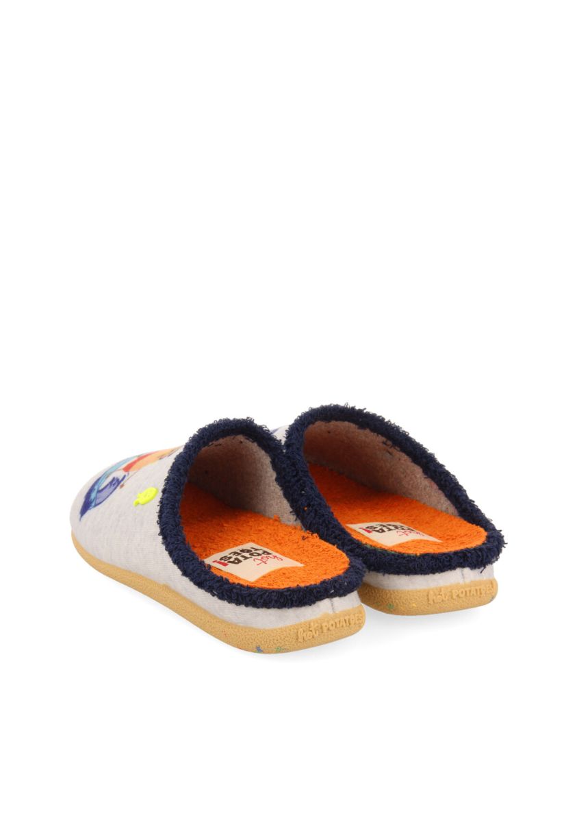 17785-zapatillas-de-estar-por-casa-gris-samer-gris-1.jpg