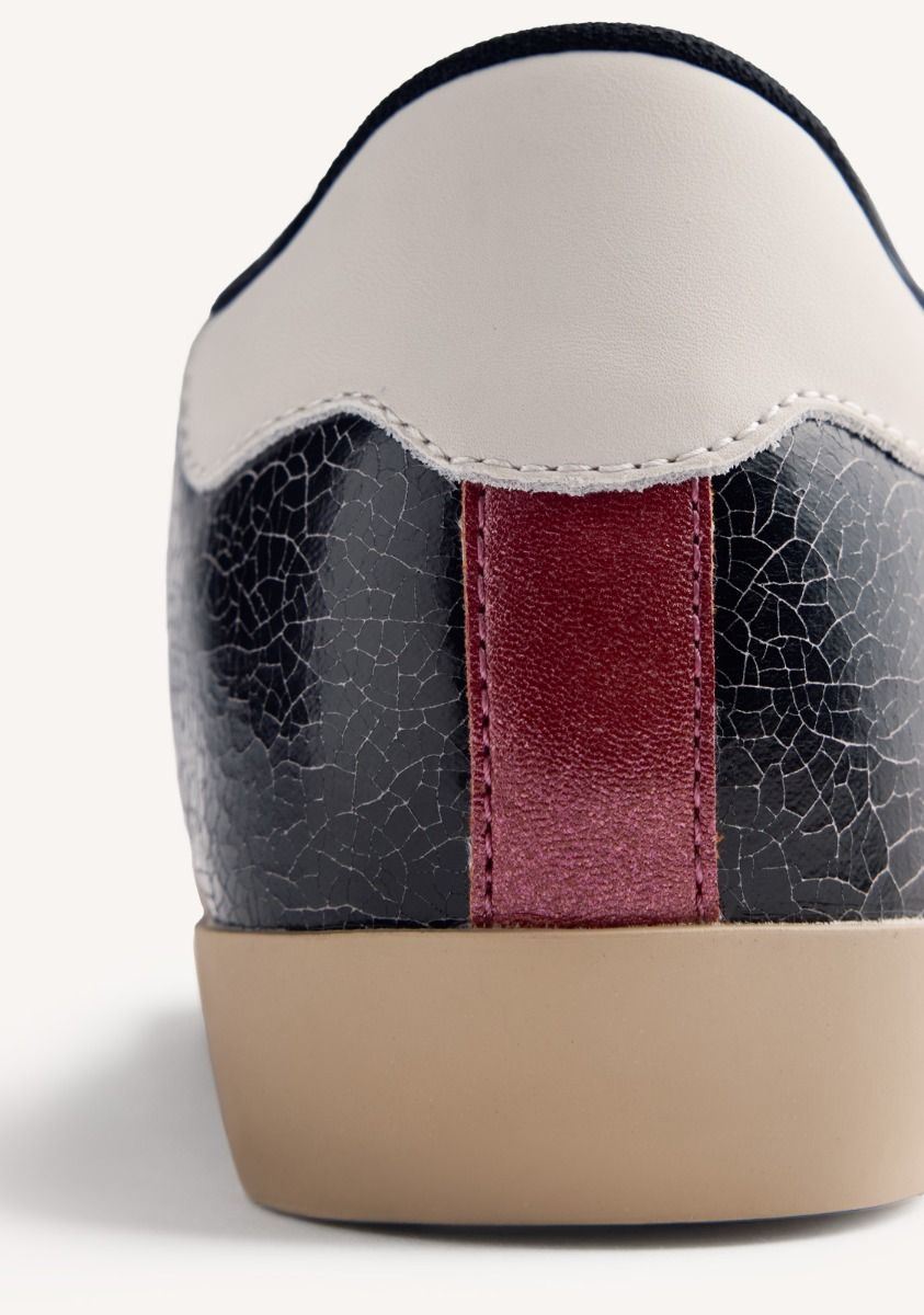 1811-zapatillas-piel-estampado-animal-cu-a-edina-negro-1.jpg