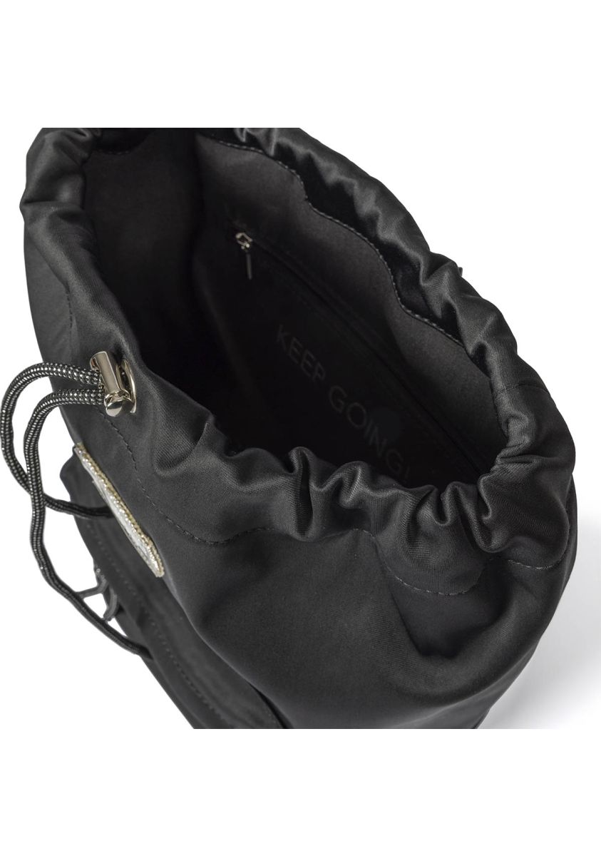 18142-mochila-negra-con-bolsillo-lolland-negro-1.jpg