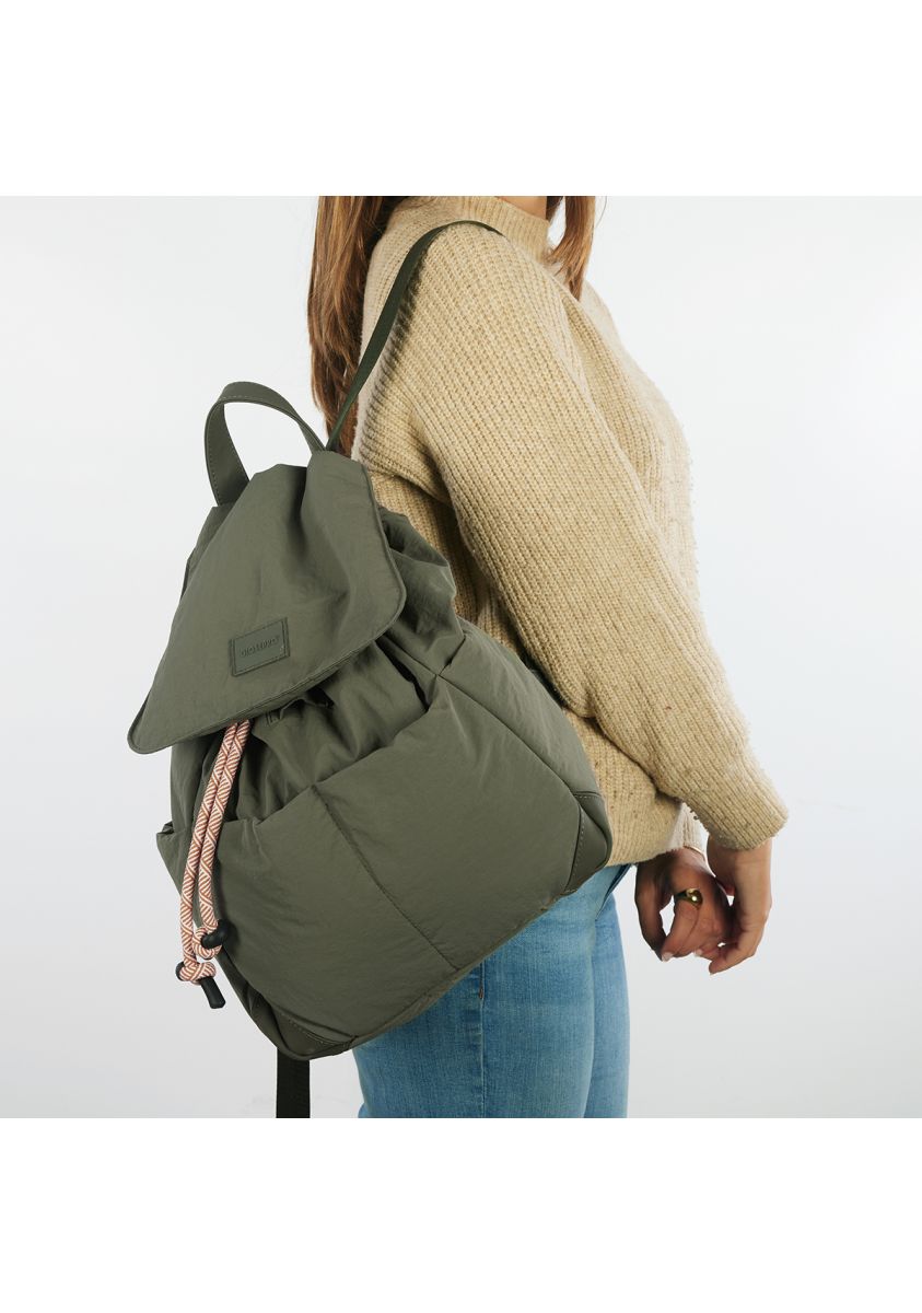 18144-mochila-acolchada-color-caqui-con-bolsillos-ortley-kaki-1.jpg