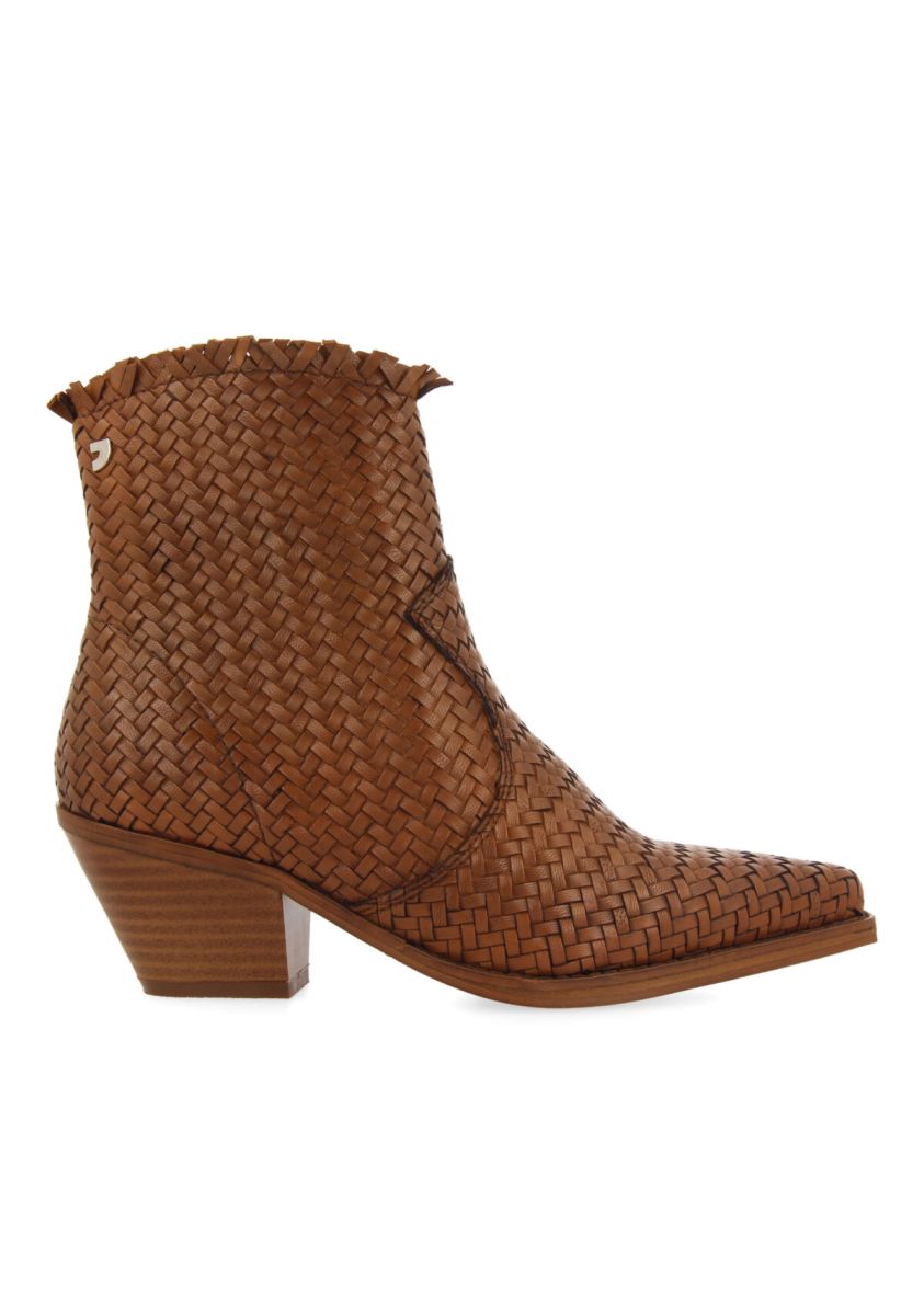 BotÃ­n estilo cowboy en piel trenzada color cuero para mujer kokkola - CUERO