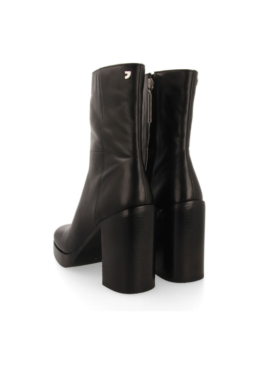 18165-bota-media-en-piel-color-negro-con-tac-n-ancho-y-plataforma-para-mujer-andoya-negro-1.jpg