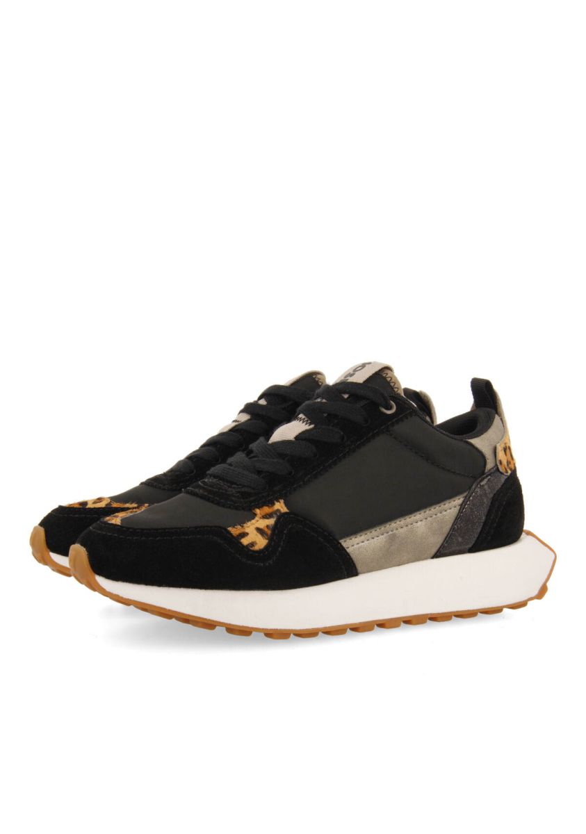 18691-sneakers-retro-negras-con-print-animal-para-mujer-onaka-negro-1.jpg