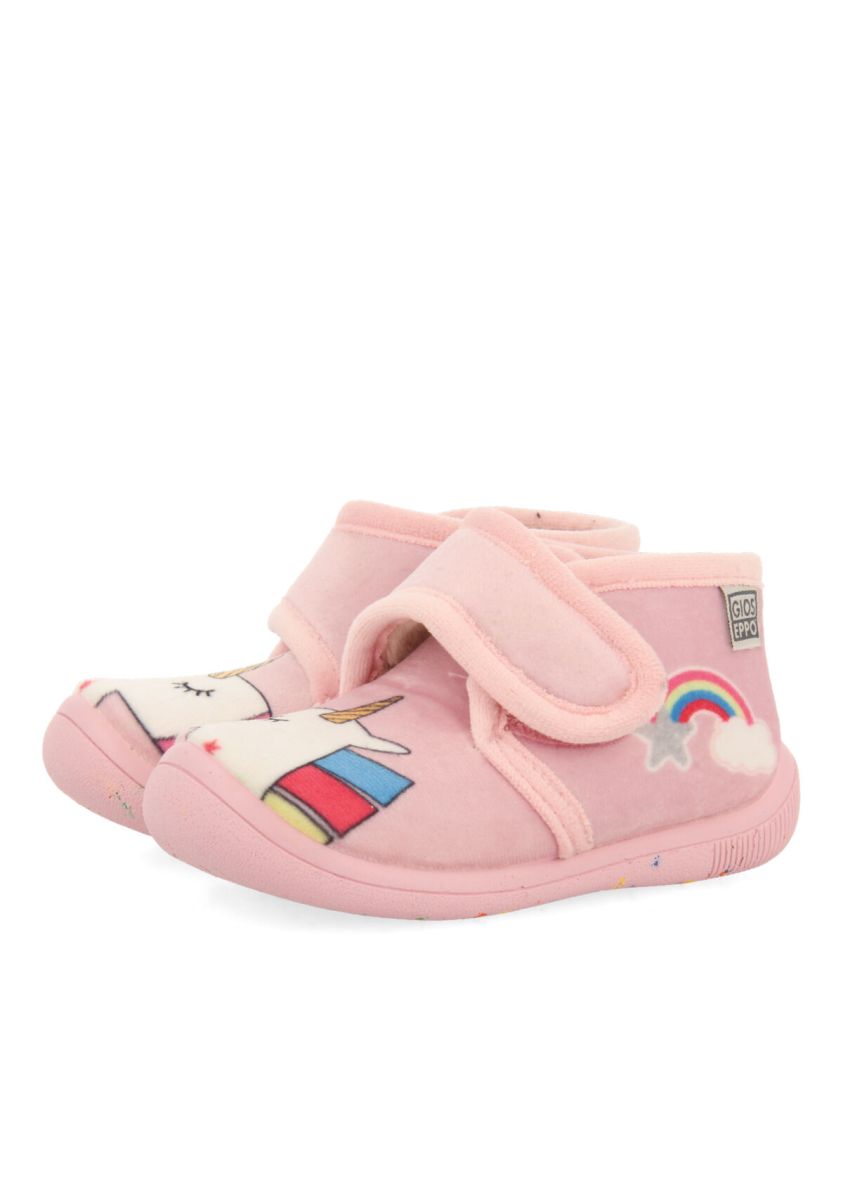 18844-zapatillas-de-estar-por-casa-blancas-con-carita-bordada-para-beb-beith-rosa-1.jpg