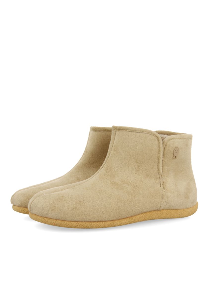 19001-zapatillas-de-estar-por-casa-beige-tipo-bot-n-con-detalle-de-pelo-sifjord-beig-1.jpg