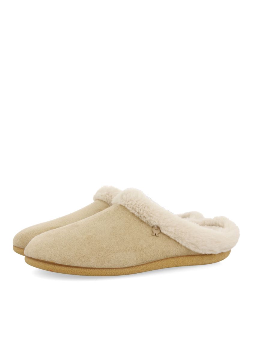 19025-zapatillas-de-estar-por-casa-beige-con-detalle-de-pelo-trumau-beig-1.jpg