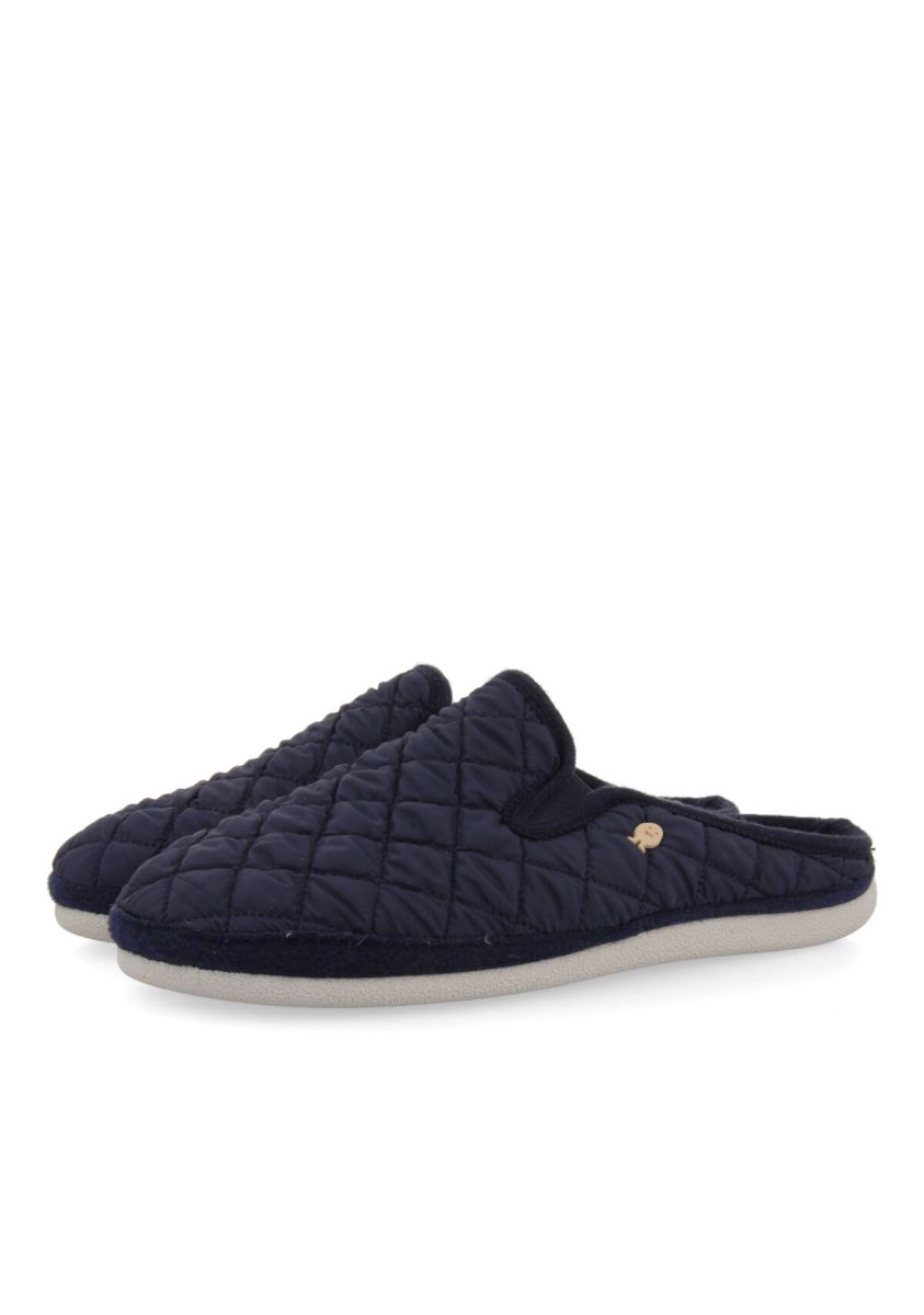 19111-zapatillas-de-estar-por-casa-acolchadas-color-marino-hedensted-marino-1.jpg