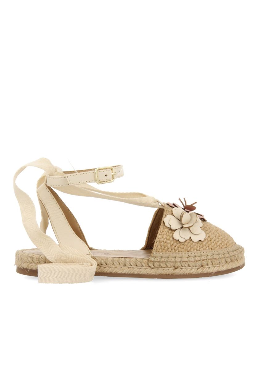 ESPADRILLES COLOR NUDE DE PIEL CON ADORNO FLORAL PARA NIÃA Y NIÃO PRESCOTT - NUDE