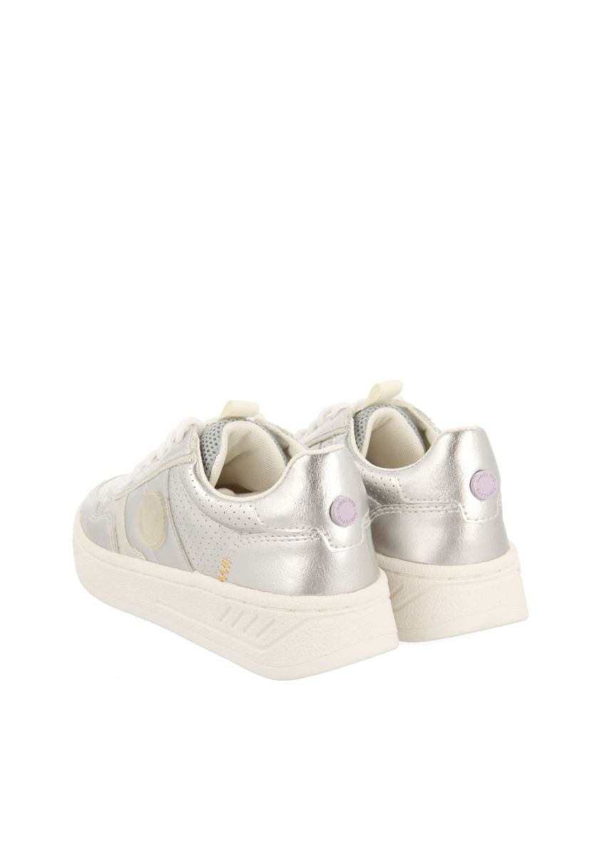 19935-sneakers-plateadas-con-picados-estilo-retro-para-ni-a-y-ni-o-carrick-plata-1.jpg