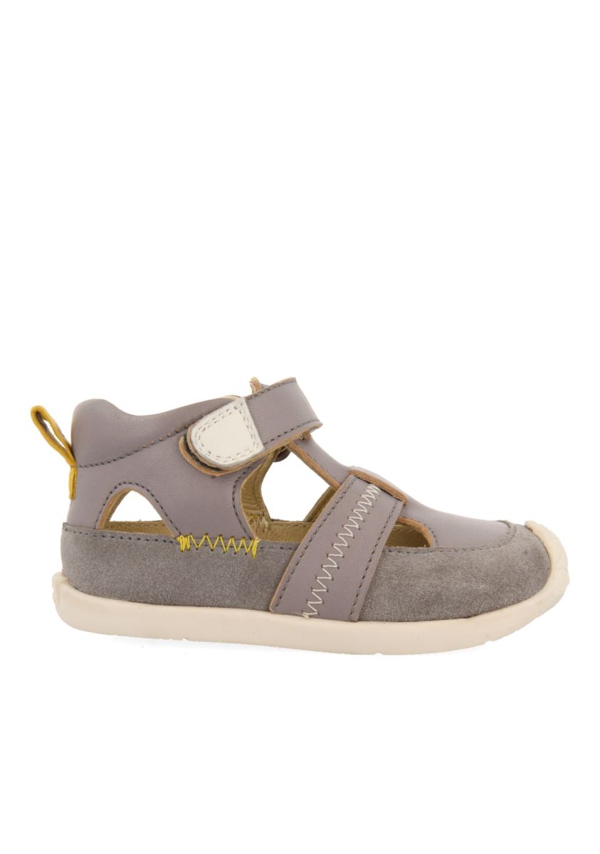 SANDALIAS GRISES DE PIEL ESTILO CANGREJERAS CON ACENTOS DE COLOR PARA BEBÃ SLLOVE - GRIS