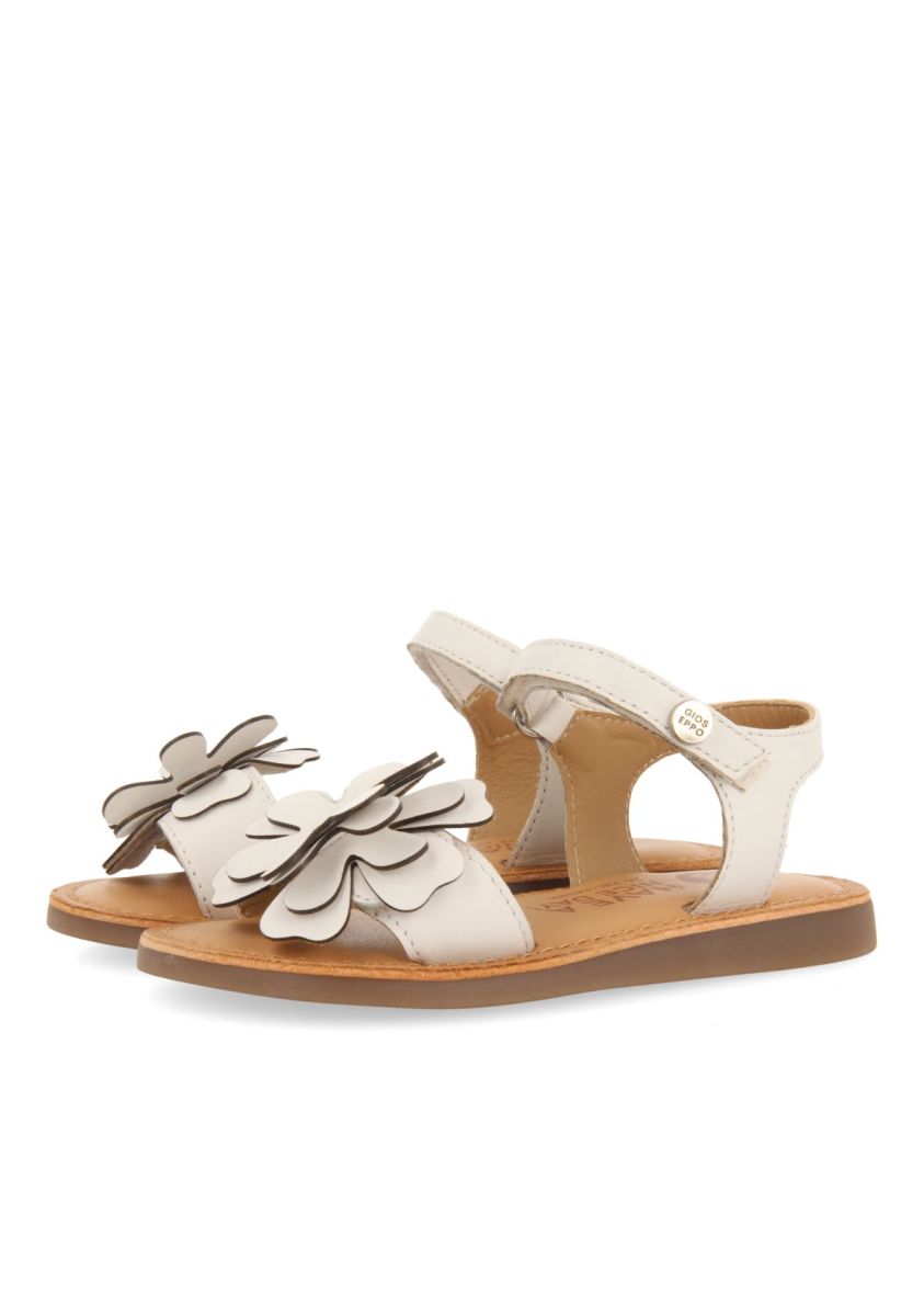 20223-sandalias-blancas-de-piel-con-adorno-de-flores-para-ni-a-y-ni-o-takilma-blanco-1.jpg