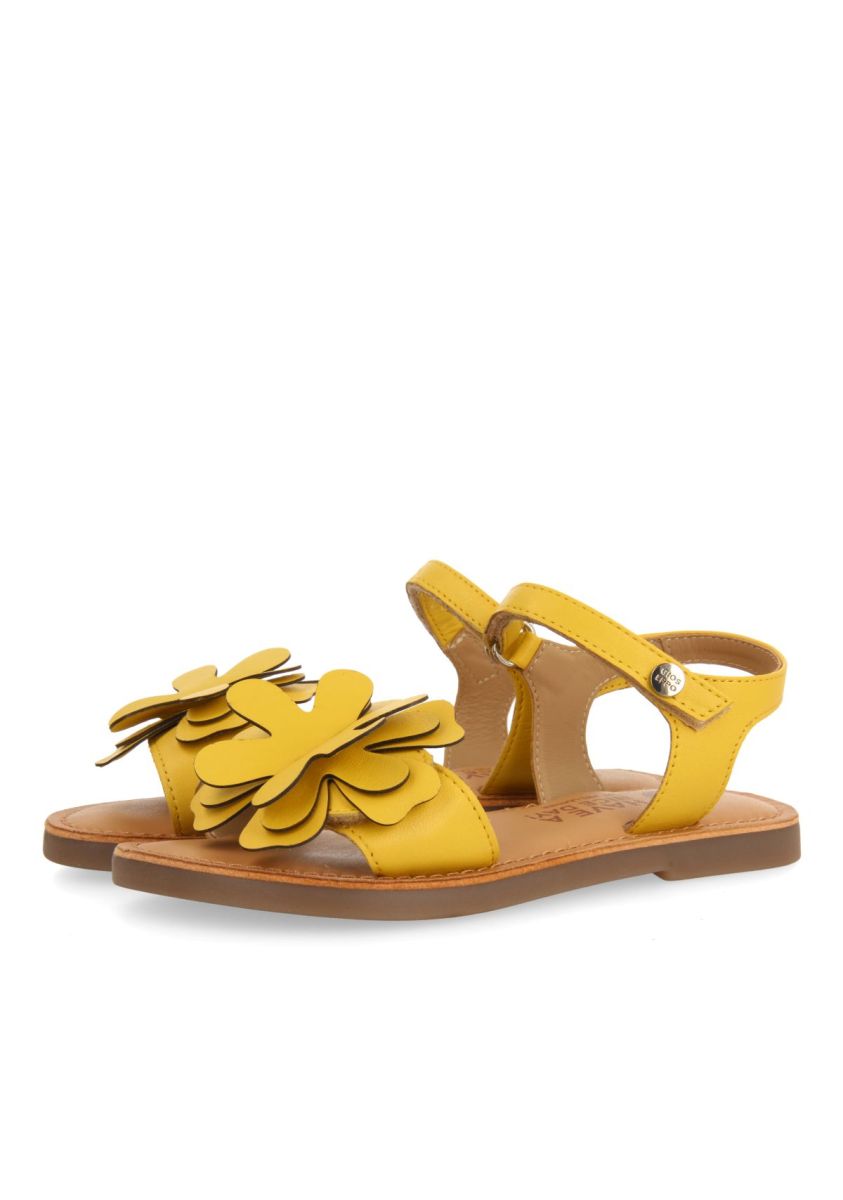 20353-sandalias-amarillas-de-piel-con-adorno-de-flores-para-ni-a-y-ni-o-cres-amarillo-1.jpg