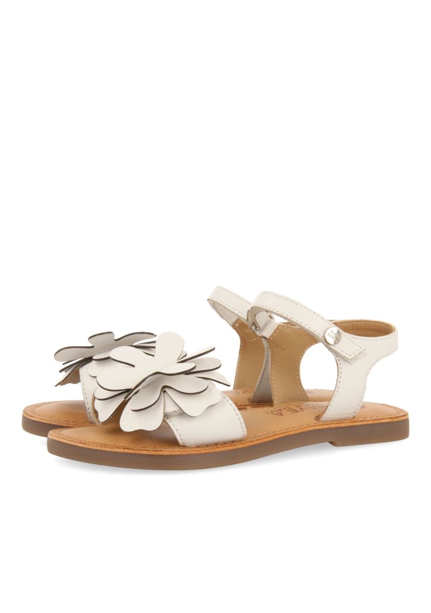 20362-sandalias-blancas-de-piel-con-adorno-de-flores-para-ni-a-y-ni-o-cres-blanco-1.jpg