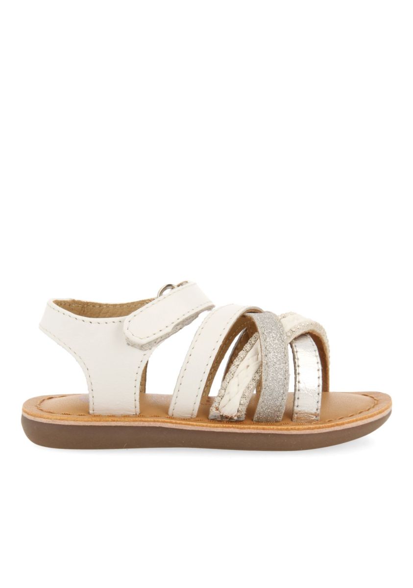SANDALIAS BLANCAS DE PIEL CON BORDADO EN RAFIA, GLITTER Y ACENTOS METALIZADOS PARA BEBÃ ILOK - BLANCO