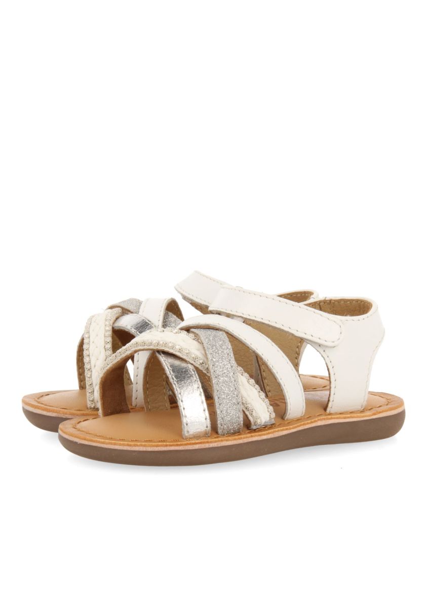 SANDALIAS BLANCAS DE PIEL CON BORDADO EN RAFIA, GLITTER Y ACENTOS METALIZADOS PARA BEBÃ ILOK - BLANCO