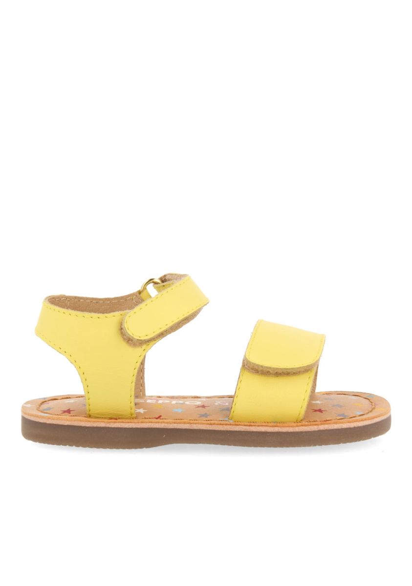 SANDALIAS AMARILLAS DE PIEL CON PRINT FANTASÃA PARA BEBÃ HIMARE - AMARILLO 1 20514-sandalias-amarillas-de-piel-con-print-fantas-a-para-beb-himare-amarillo-1.jpg