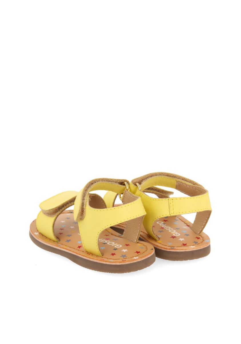 20514-sandalias-amarillas-de-piel-con-print-fantas-a-para-beb-himare-amarillo-1.jpg