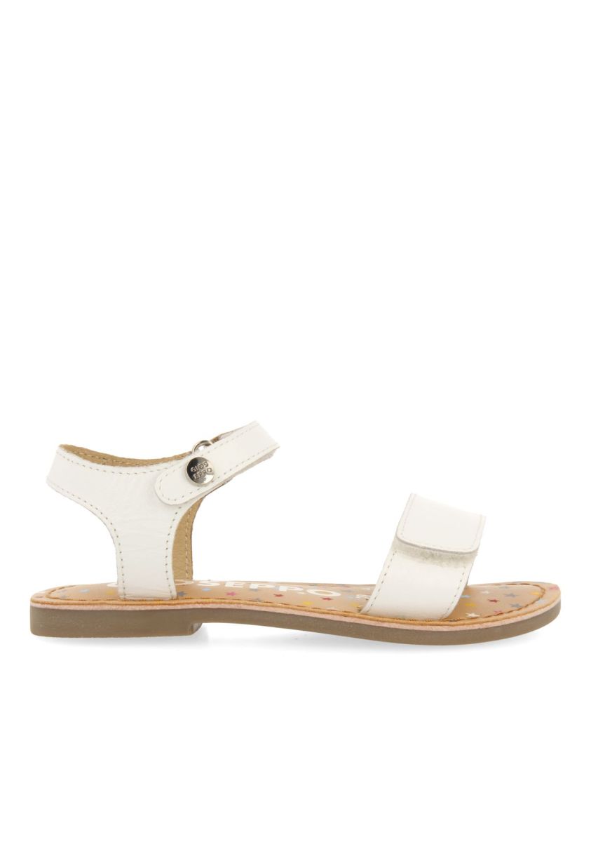 SANDALIAS BLANCAS DE PIEL CON PRINT FANTASÃA PARA NIÃA Y NIÃO GIGEAN - BLANCO