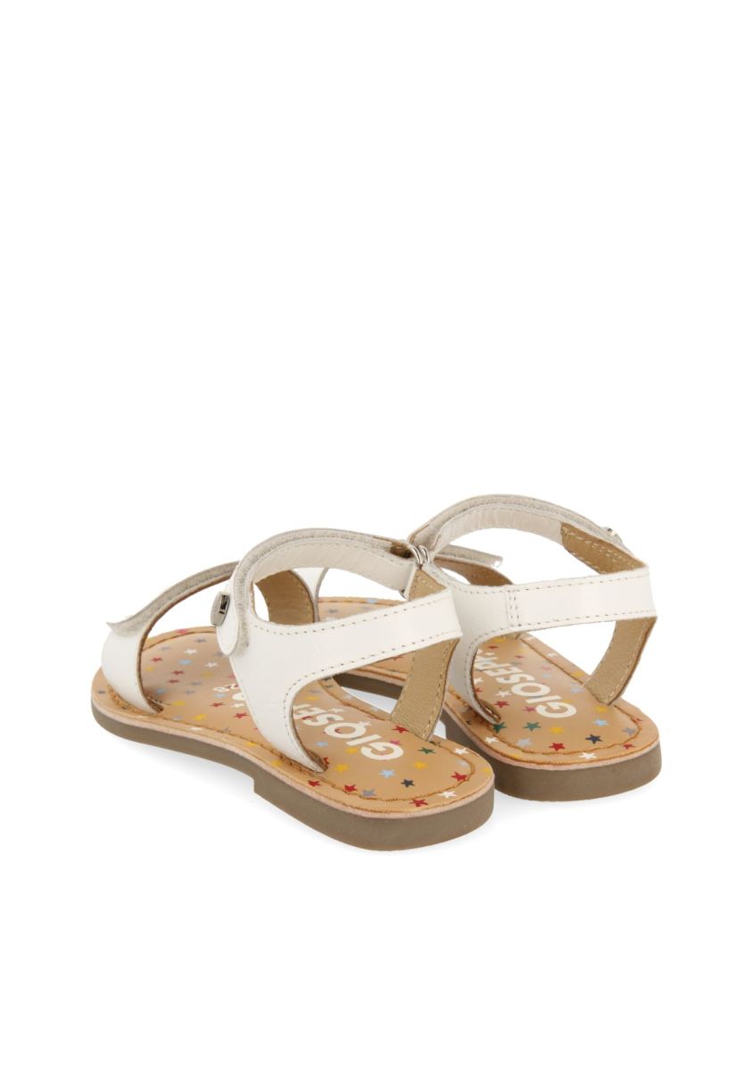 20541-sandalias-blancas-de-piel-con-print-fantas-a-para-ni-a-y-ni-o-gigean-blanco-1.jpg