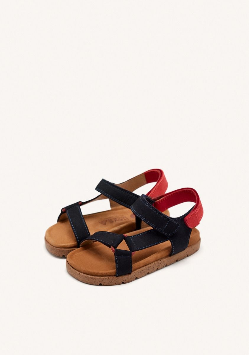 20598-sandalias-en-azul-marino-de-piel-con-acentos-en-rojo-para-ni-o-y-ni-a-depoe-marino-1.jpg