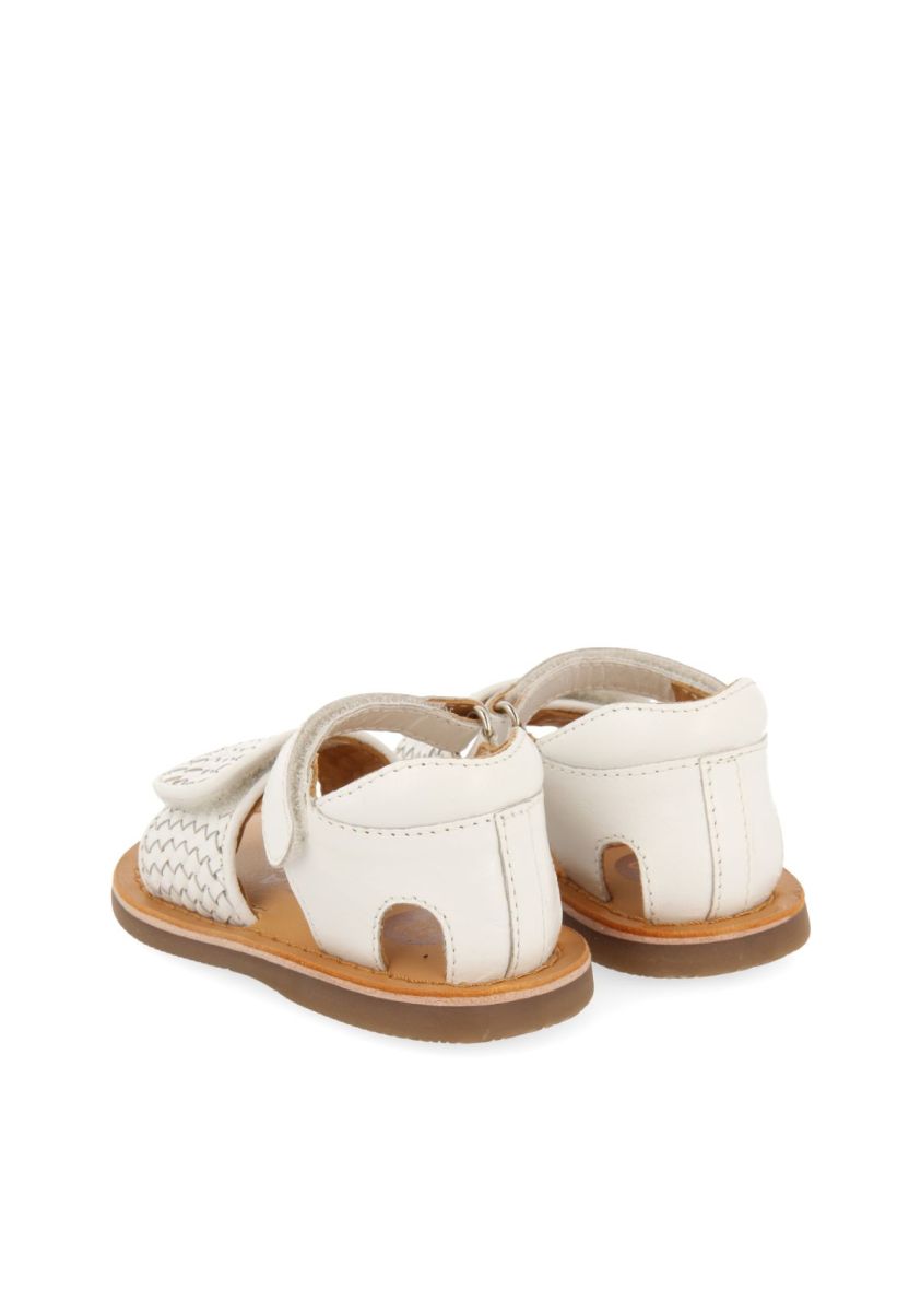 20725-sandalias-blancas-de-piel-con-pala-trenzada-y-cierre-ajustable-para-beb-athena-blanco-1.jpg