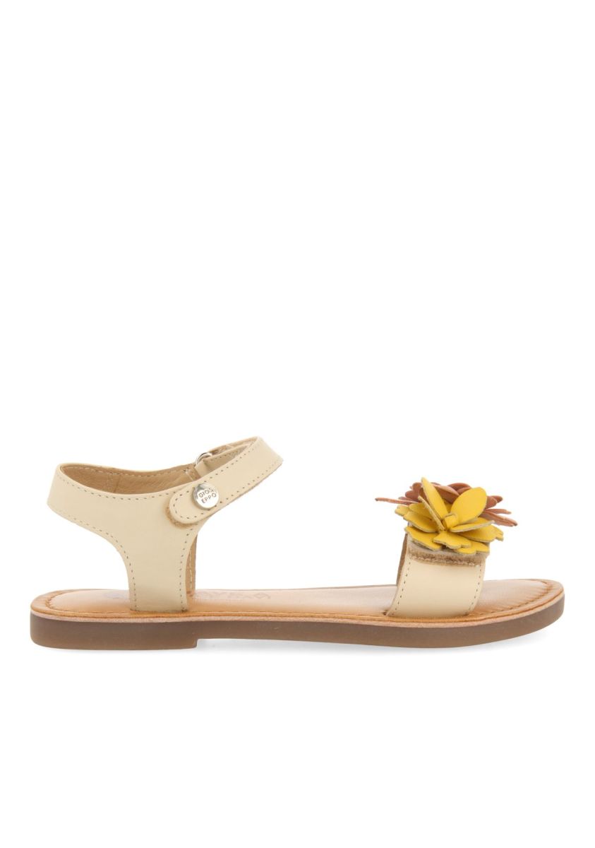 SANDALIAS COLOR OFF-WHITE DE PIEL CON ADORNO DE FLORES PARA NIÃA Y NIÃO IMOTSKI - OFF-WHITE