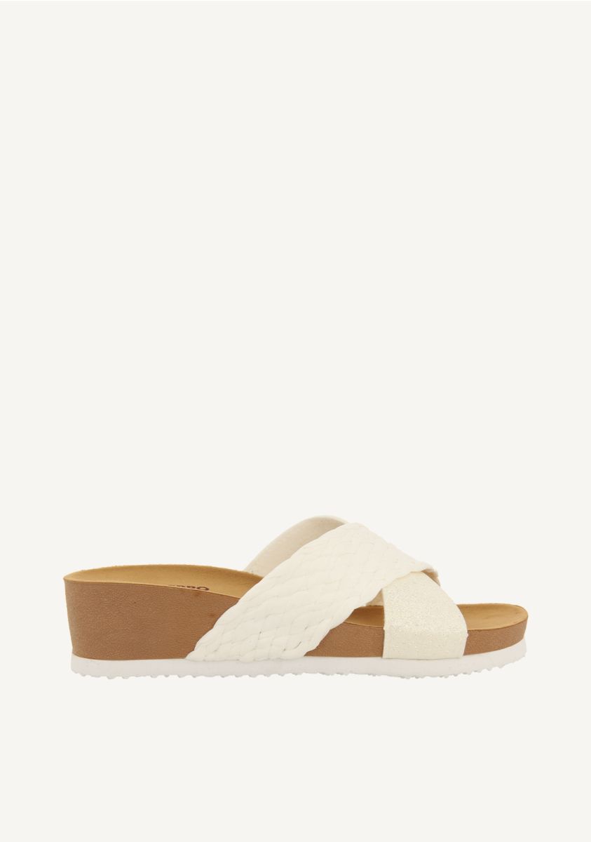 20950-sandalias-con-cu-a-tipo-bio-y-tiras-blancas-para-mujer-goulds-blanco-1.jpg