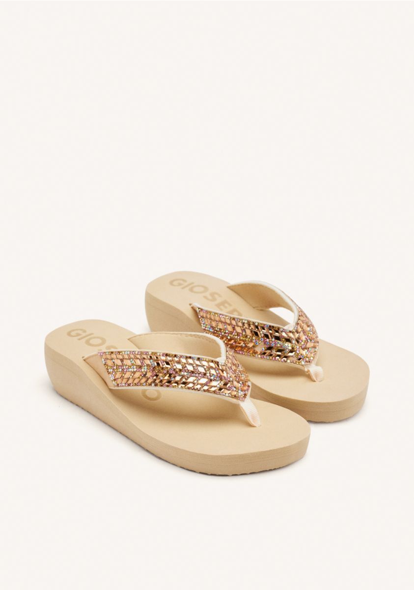 21058-sandalias-beige-con-cu-a-y-pedrer-a-para-mujer-devices-beig-1.jpg
