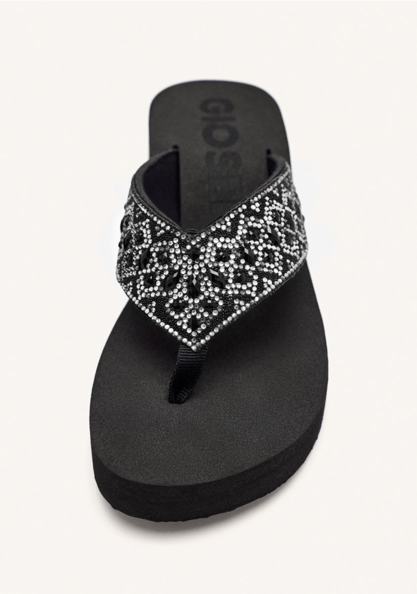21082-sandalias-negras-con-cu-a-y-pedrer-a-para-mujer-drenove-negro-1.jpg