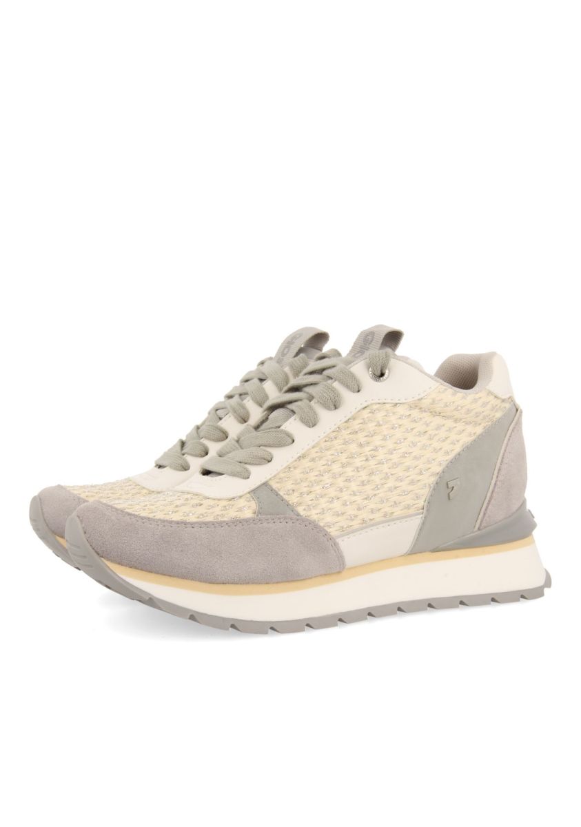 21303-sneakers-plateadas-con-cu-a-interna-y-detalles-trenzados-para-mujer-hekal-plata-1.jpg