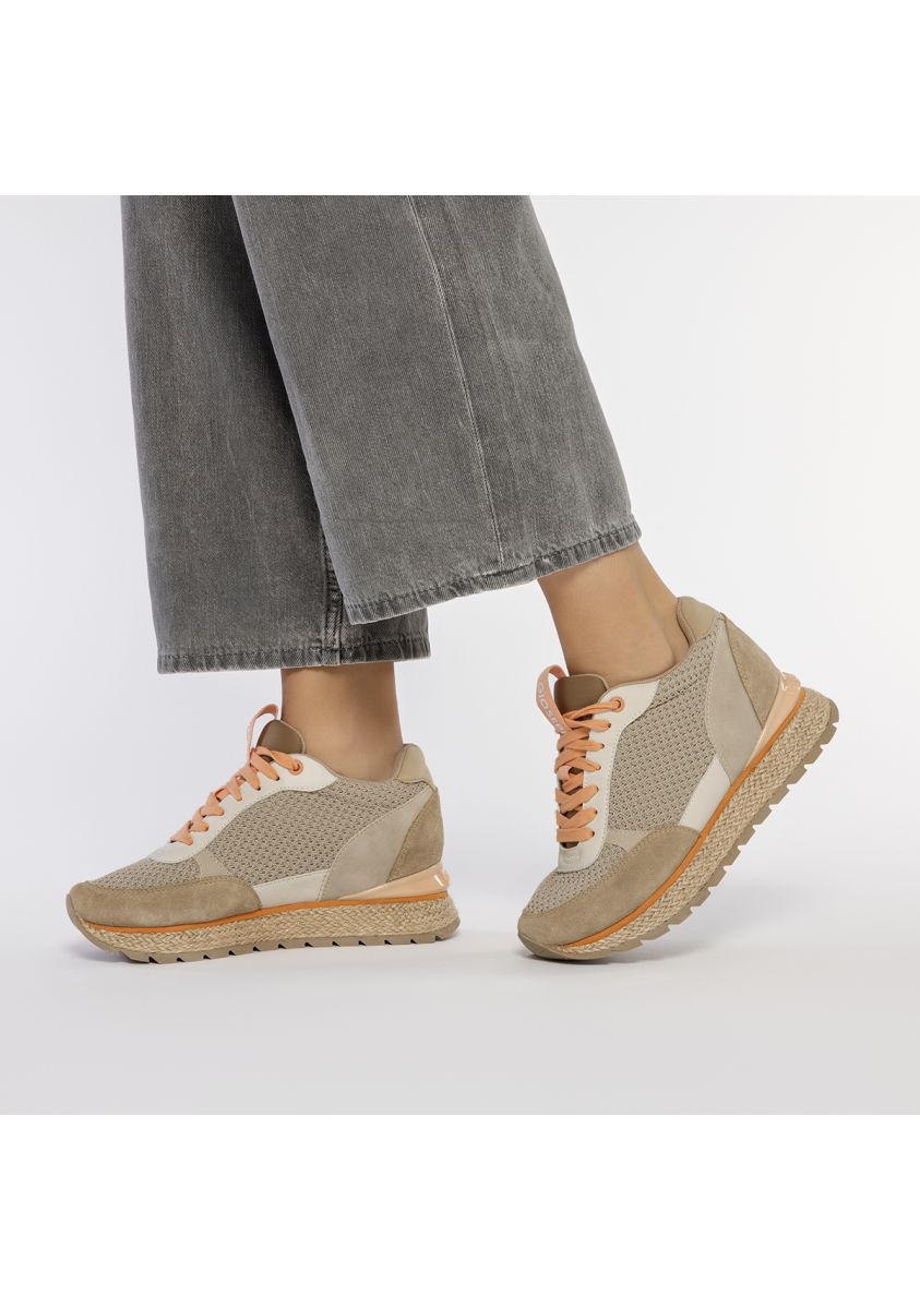 21327-sneakers-beige-estilo-mediterr-neo-con-cu-a-interna-para-mujer-kajan-beig-1.jpg