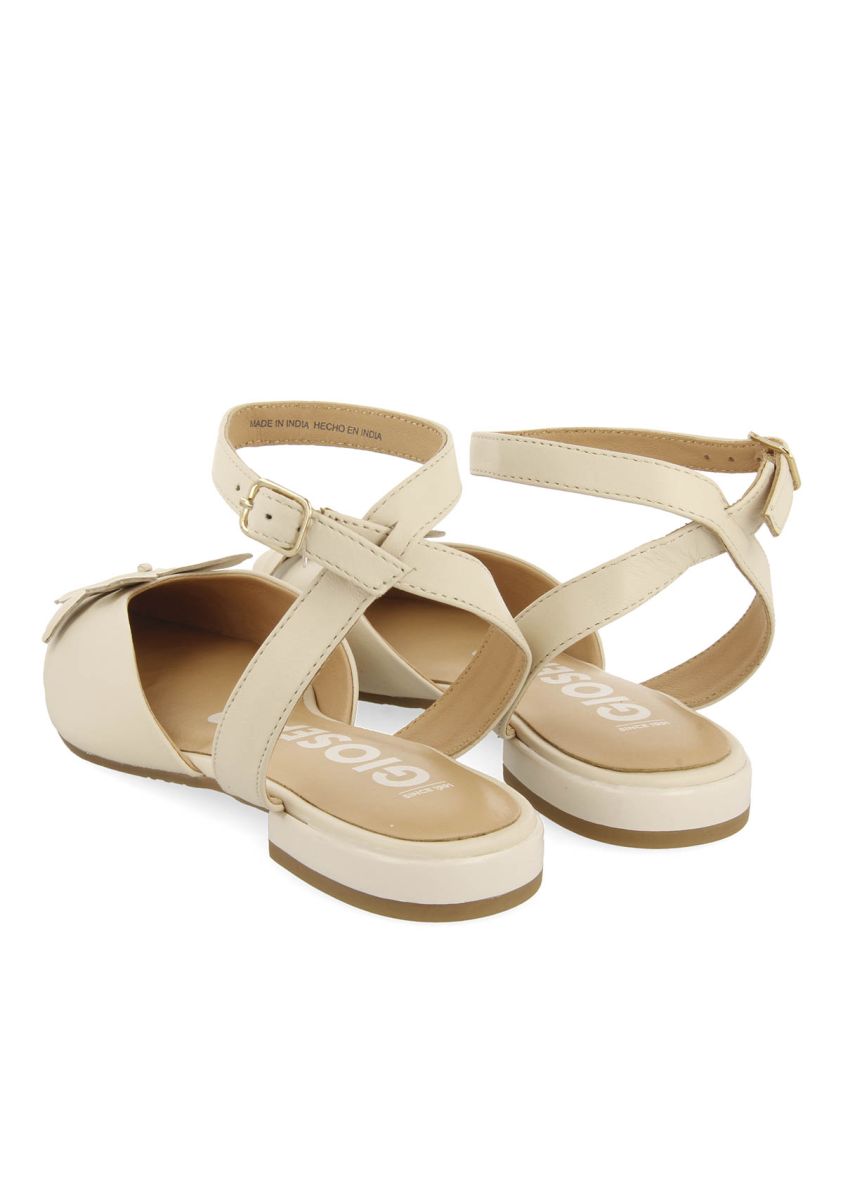 21367-bailarinas-de-piel-off-white-destalonadas-con-detalle-de-flor-para-mujer-howey-off-white-1.jpg