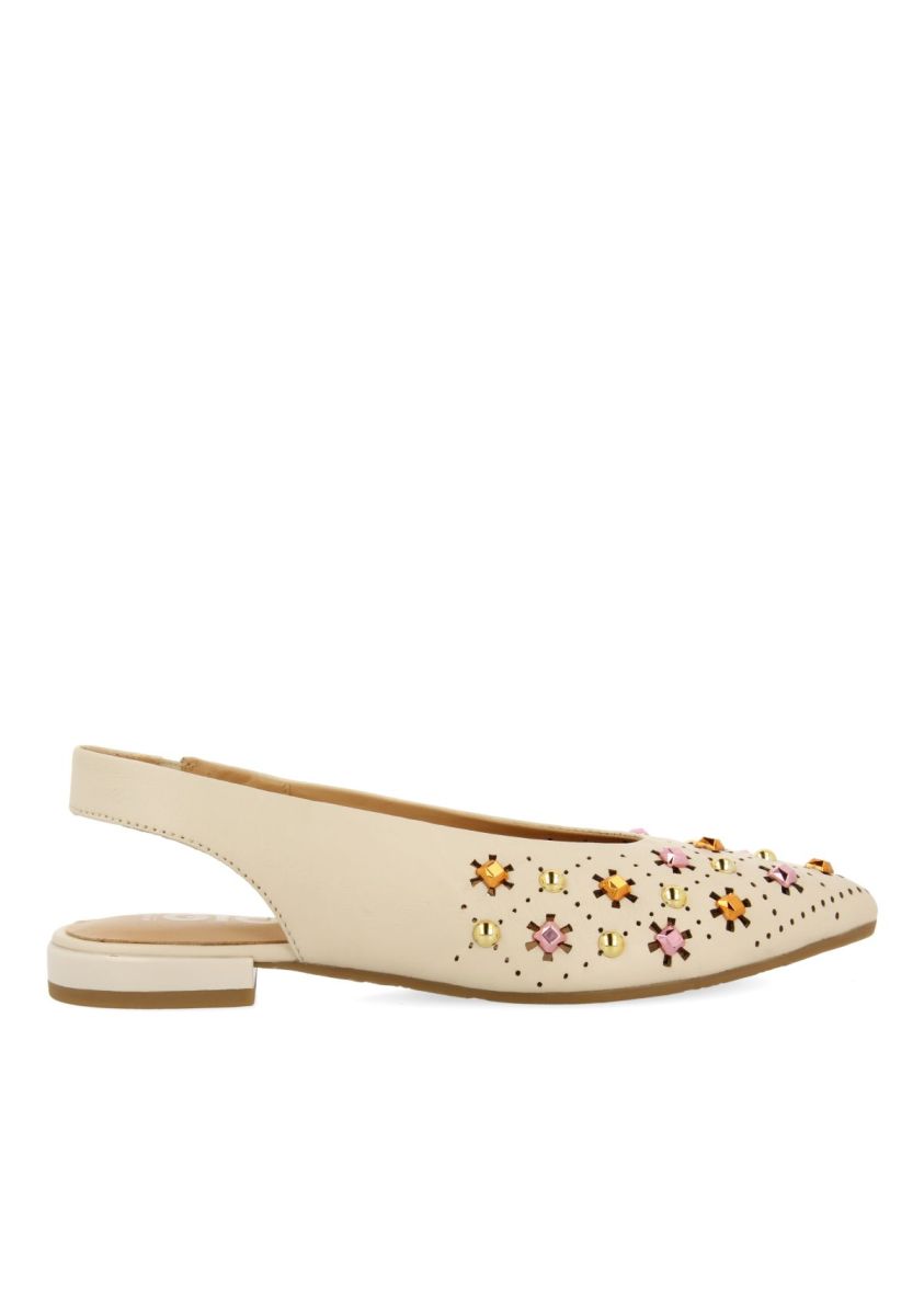 21488-bailarinas-destalonadas-en-piel-color-off-white-con-detalle-de-tachas-para-mujer-dakovo-off-white-1.jpg