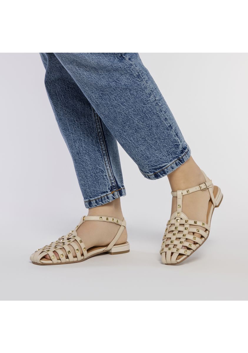 21544-sandalias-estilo-cangrejeras-de-piel-color-off-white-con-tachas-para-mujer-canby-off-white-1.jpg