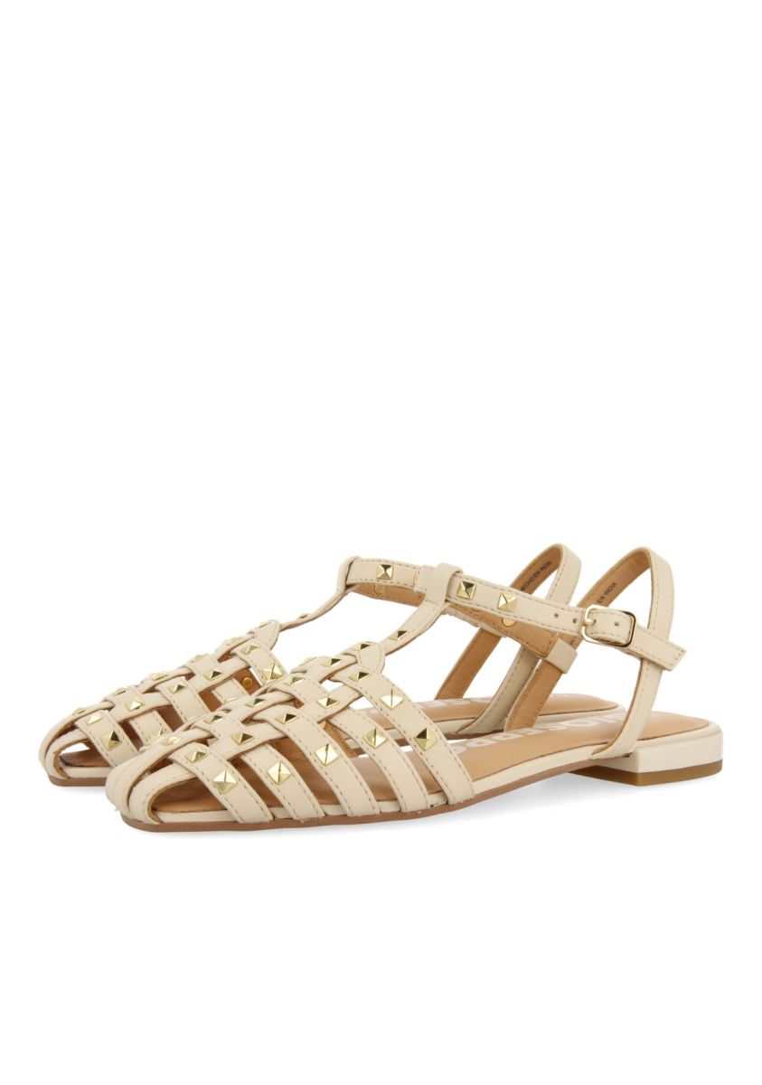 21544-sandalias-estilo-cangrejeras-de-piel-color-off-white-con-tachas-para-mujer-canby-off-white-1.jpg