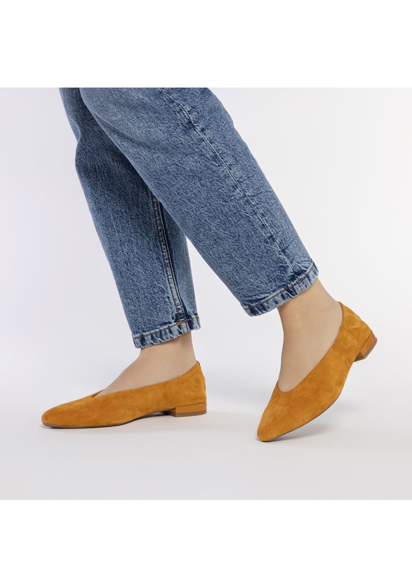 21568-bailarinas-de-piel-color-naranja-con-punta-fina-y-tal-n-fruncida-para-mujer-gageac-naranja-1.jpg