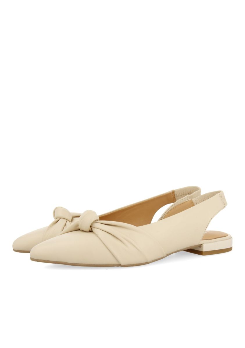 21576-bailarinas-destalonadas-de-piel-color-off-white-con-detalle-de-nudo-para-mujer-iballe-off-white-1.jpg