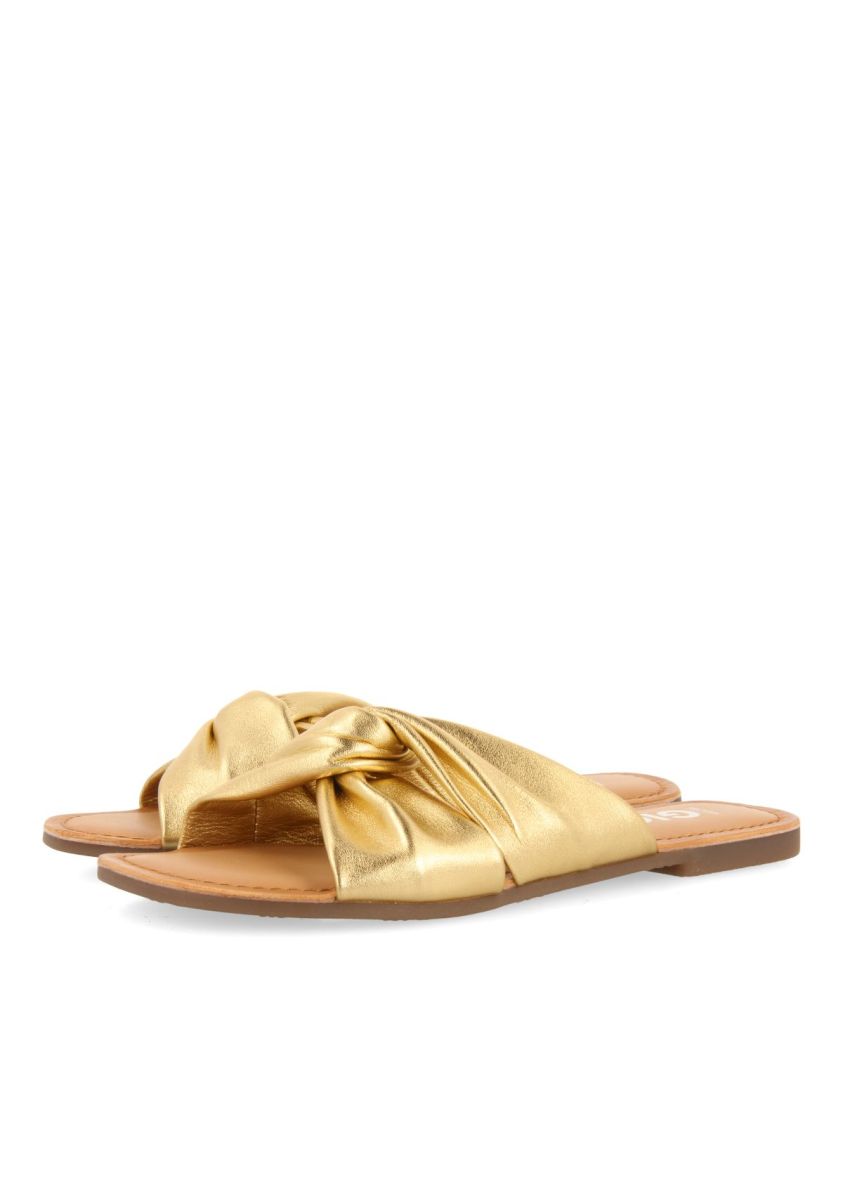 21619-sandalias-estilo-pala-doradas-de-piel-para-mujer-agira-oro-oscuro-1.jpg