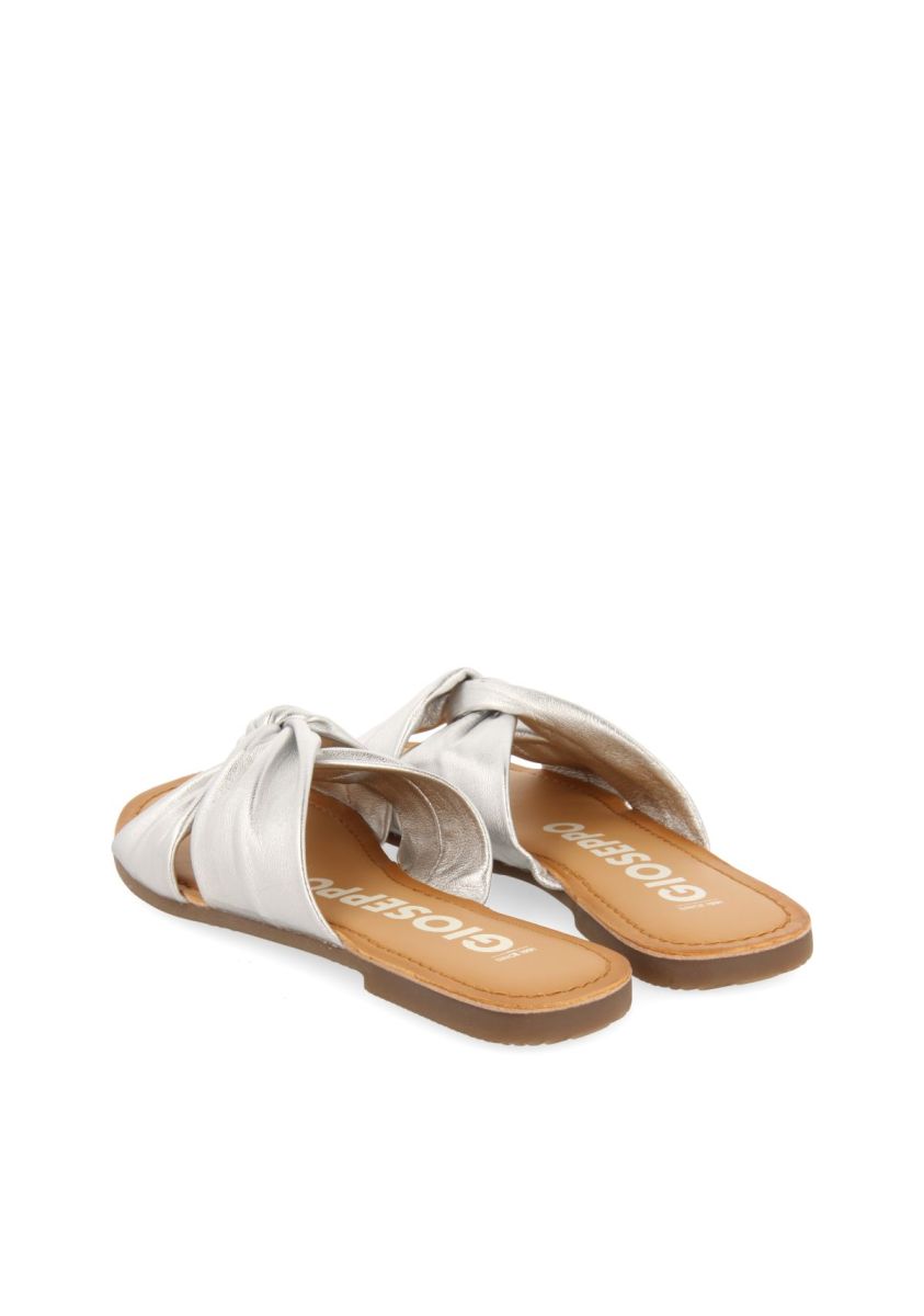 21627-sandalias-estilo-pala-plateadas-de-piel-para-mujer-agira-plata-1.jpg