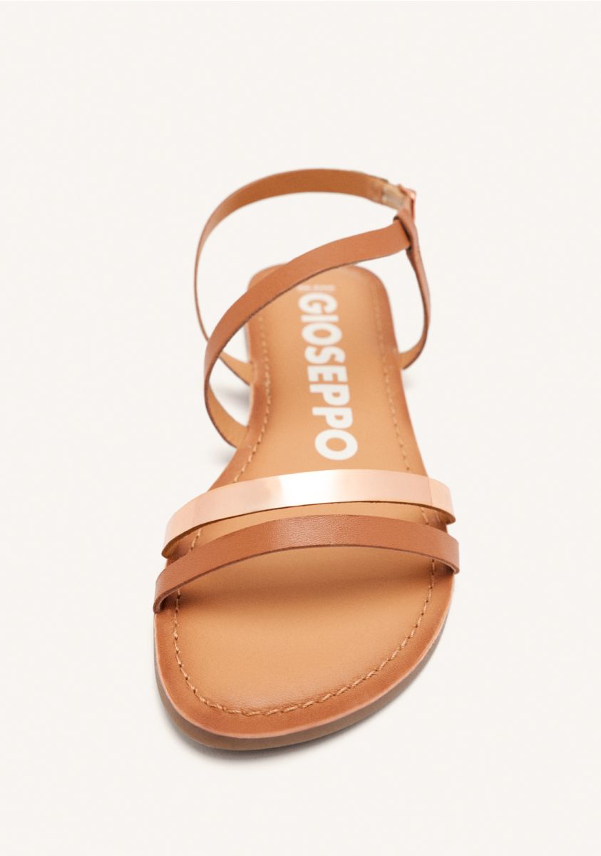 21684-sandalias-de-piel-con-tiras-color-cuero-y-metalizado-para-mujer-bargeme-cuero-1.jpg