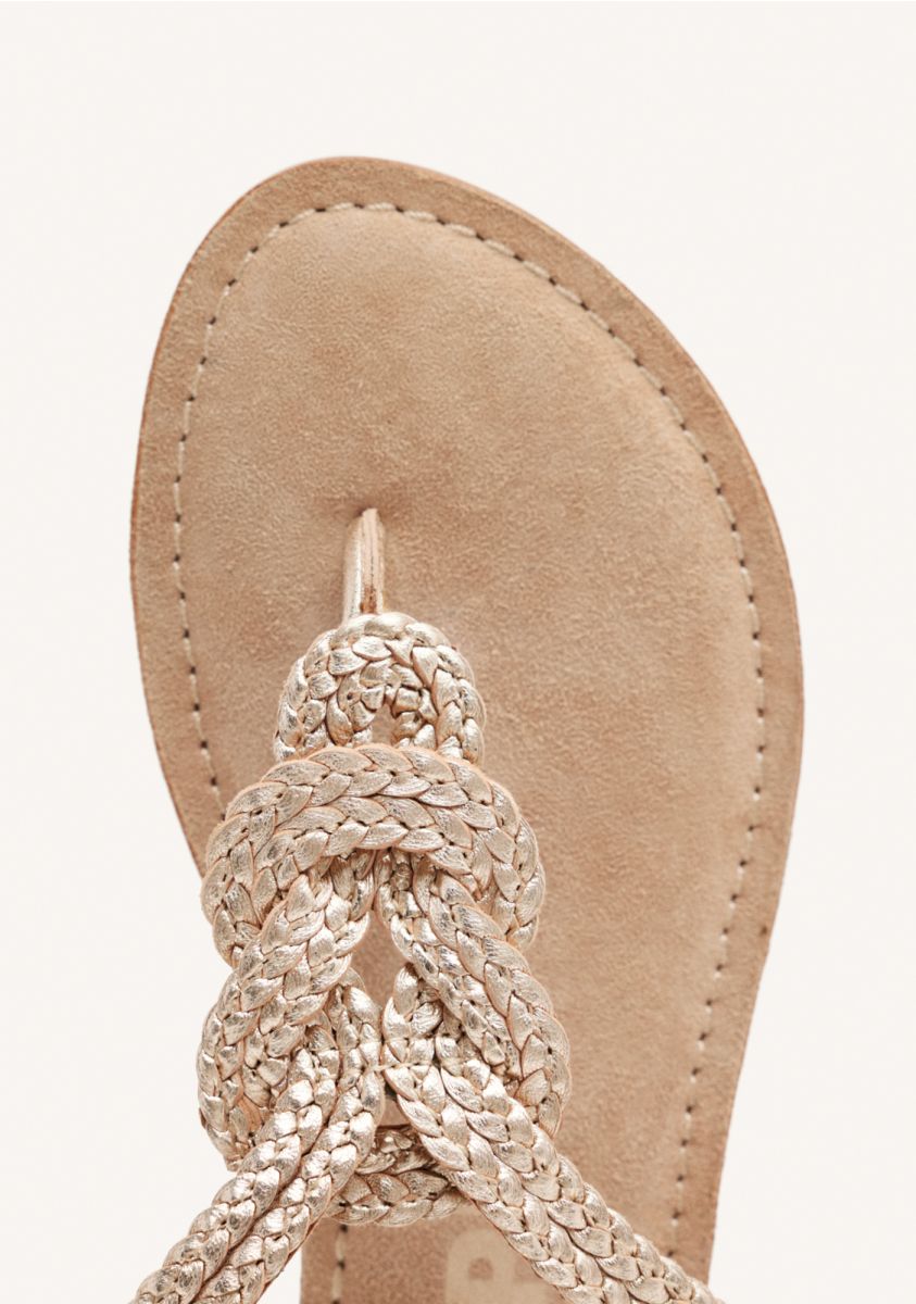21749-sandalias-doradas-de-piel-trenzada-para-mujer-zupanja-oro-1.jpg