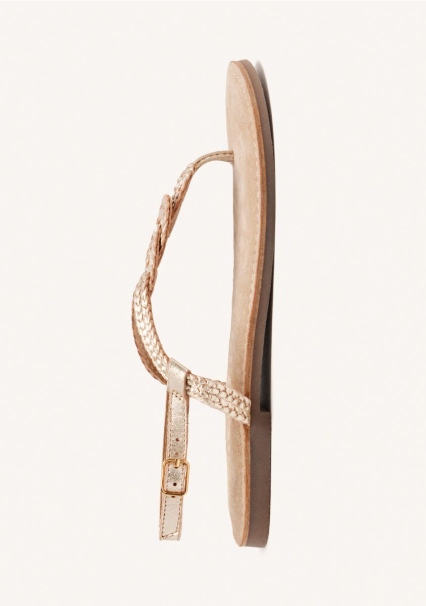 21749-sandalias-doradas-de-piel-trenzada-para-mujer-zupanja-oro-1.jpg